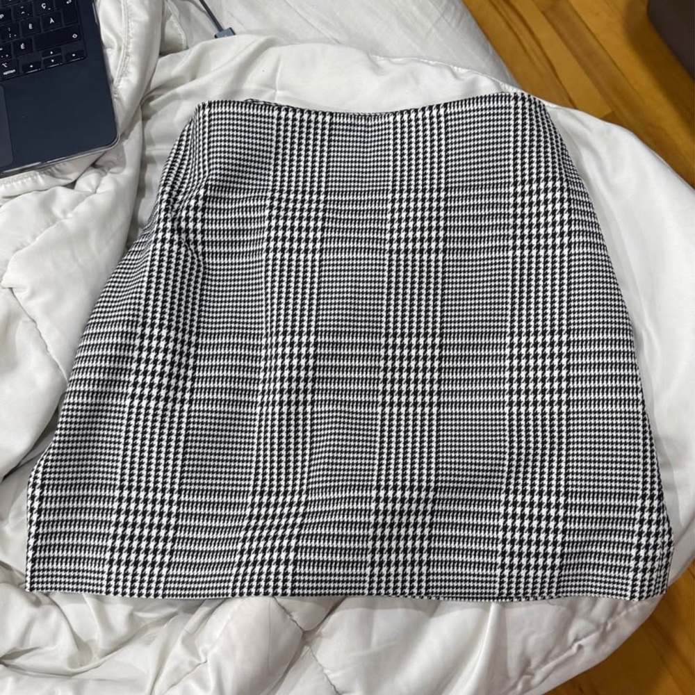 BANANA REPUBLIC Black and White Houndstooth Skirt